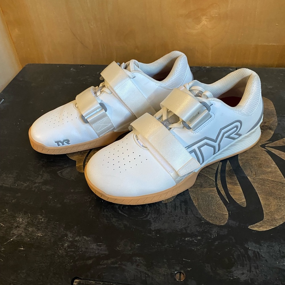 TYR L1 Lifter size 9m 10.5w